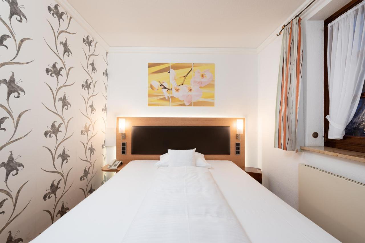 Hotel Riesengebirge Neuhof an der Zenn Bagian luar foto